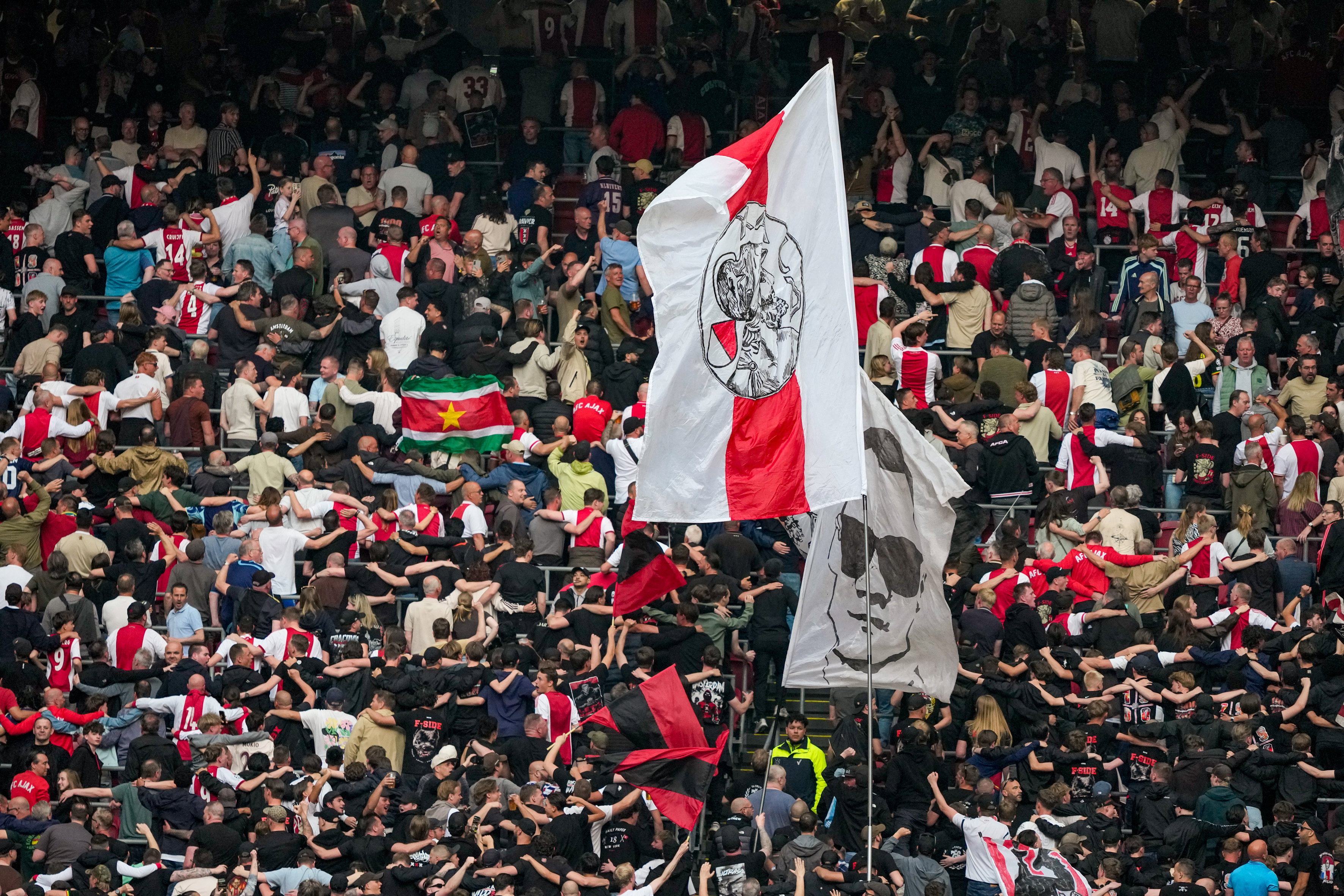 Fans van Ajax op de F-Side