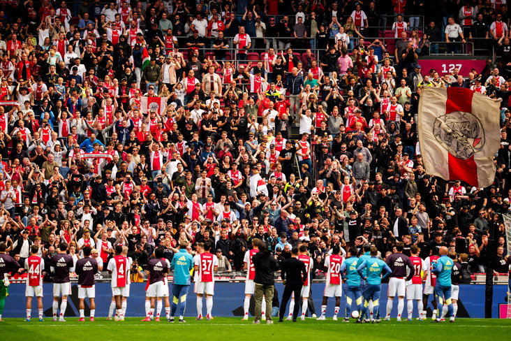 Ajax-fans bedanken de spelers