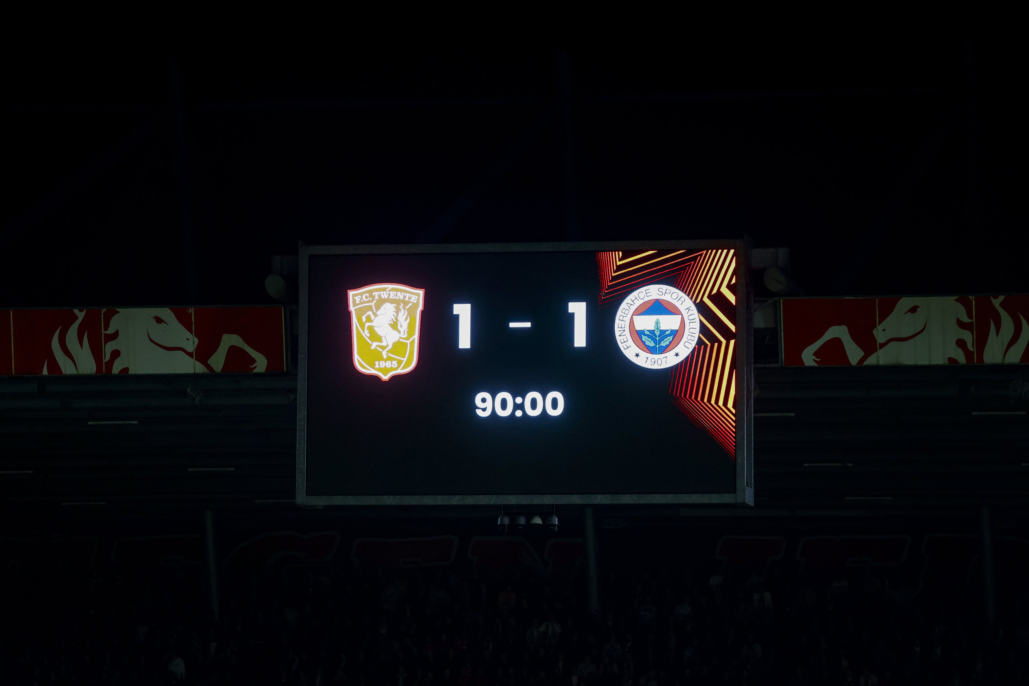 FC Twente - Fenerbahçe eindigde uiteindelijk in een gelijkspel: 1-1