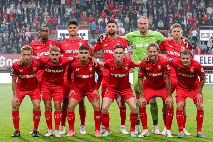 Elftalfoto FC Twente voor de thuiswedstrijd tegen Hammarby
