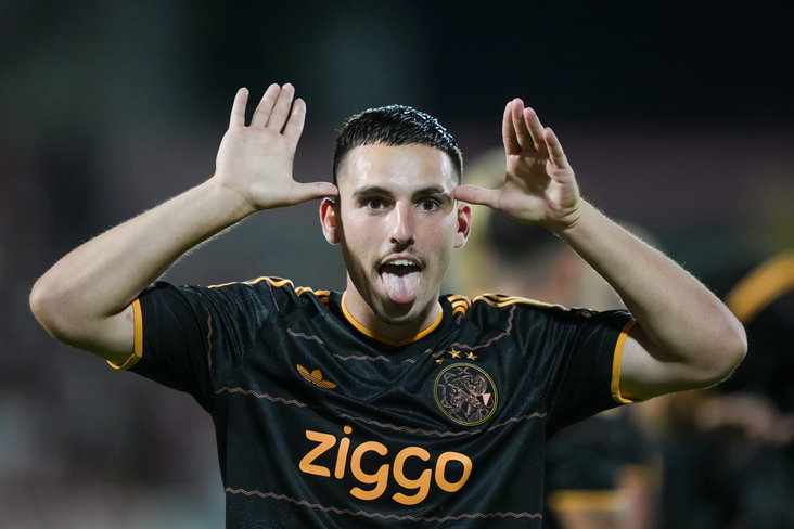Oscar Gloukh laat het achterste van zijn tong zien
