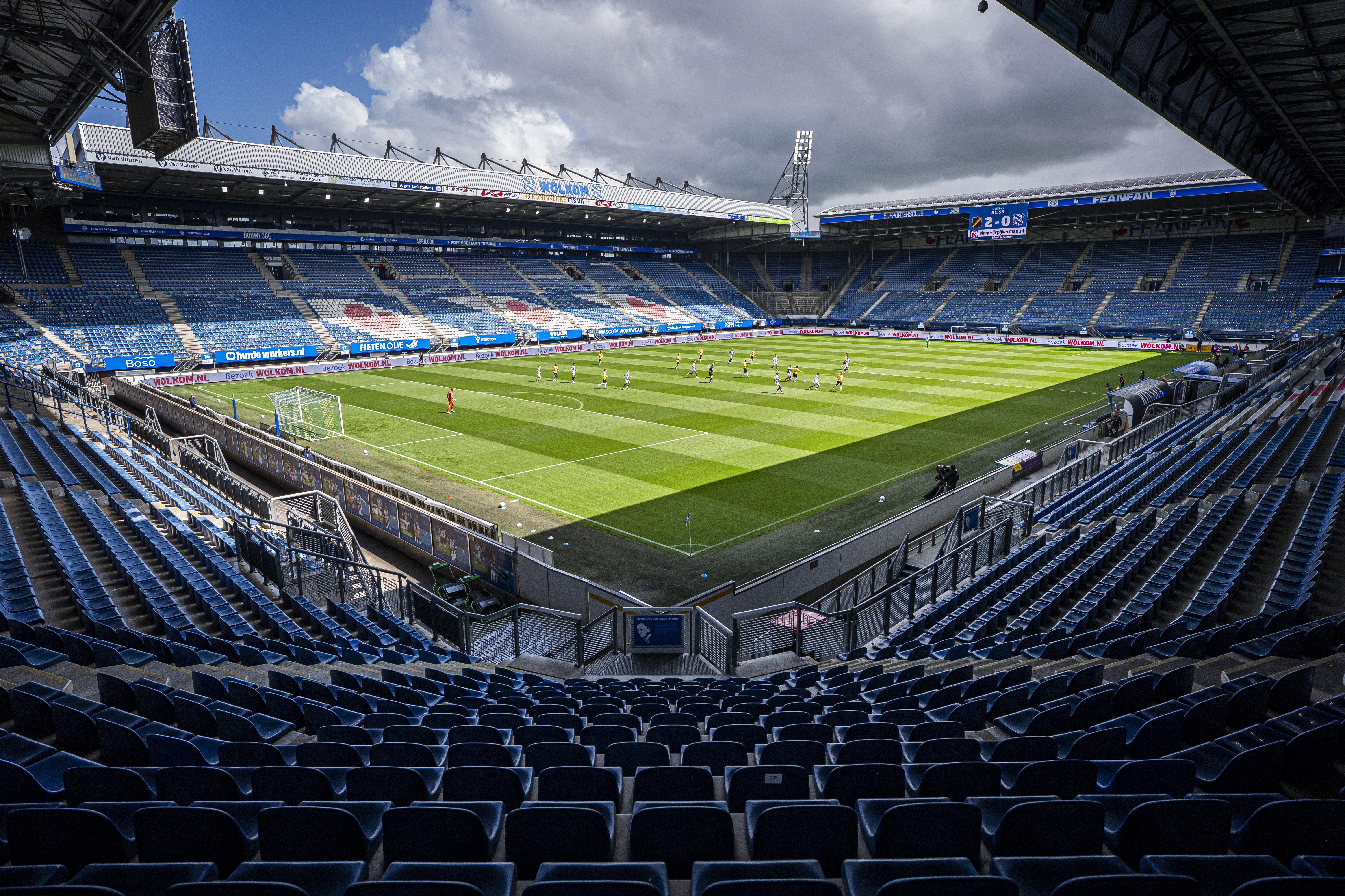 SC Heerenveen en NAC Breda spelen in een leeg Abe Lenstra Stadion