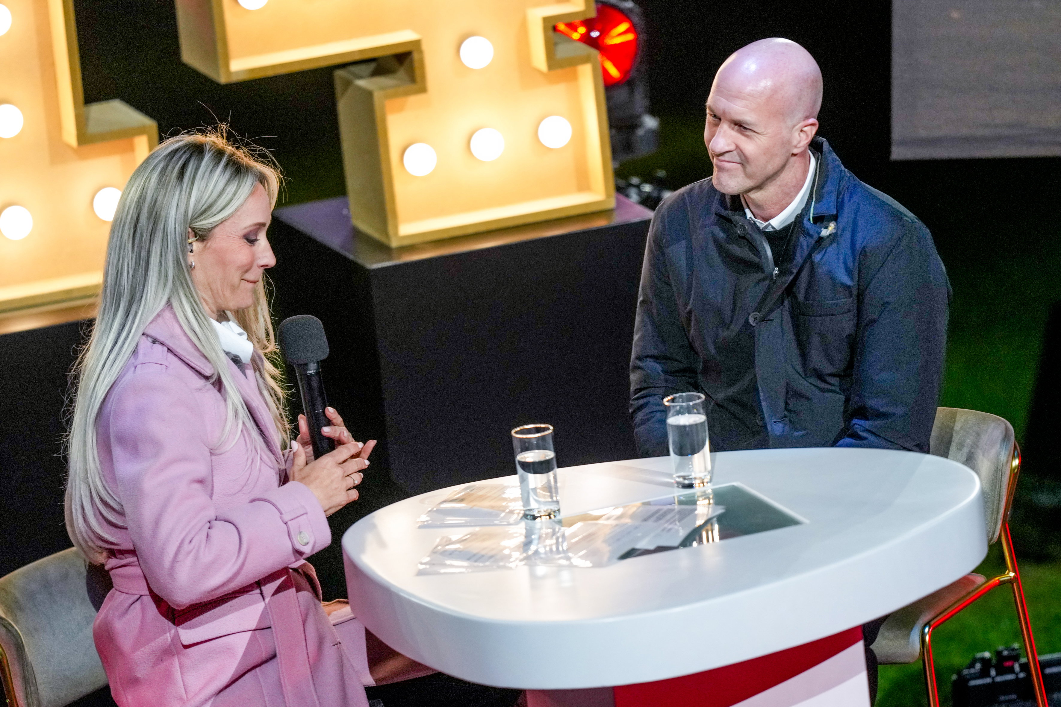 Jordi Cruijff wordt geïnterviewd door Hélène Hendriks
