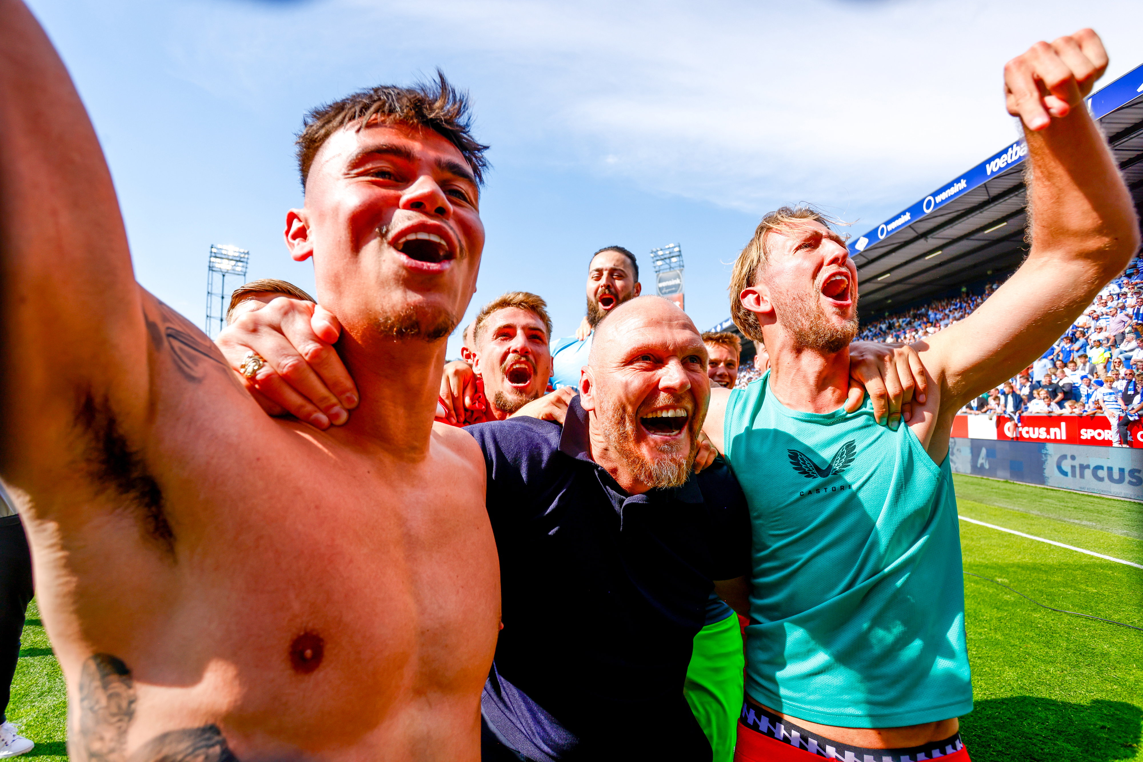 Mees Hilgers, Joseph Oosting en Michel Vlap vieren feest in Zwolle