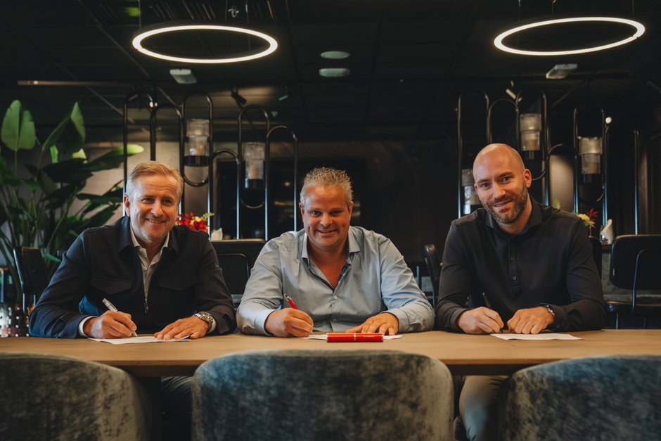 De Badzaak tekent bij FC Twente