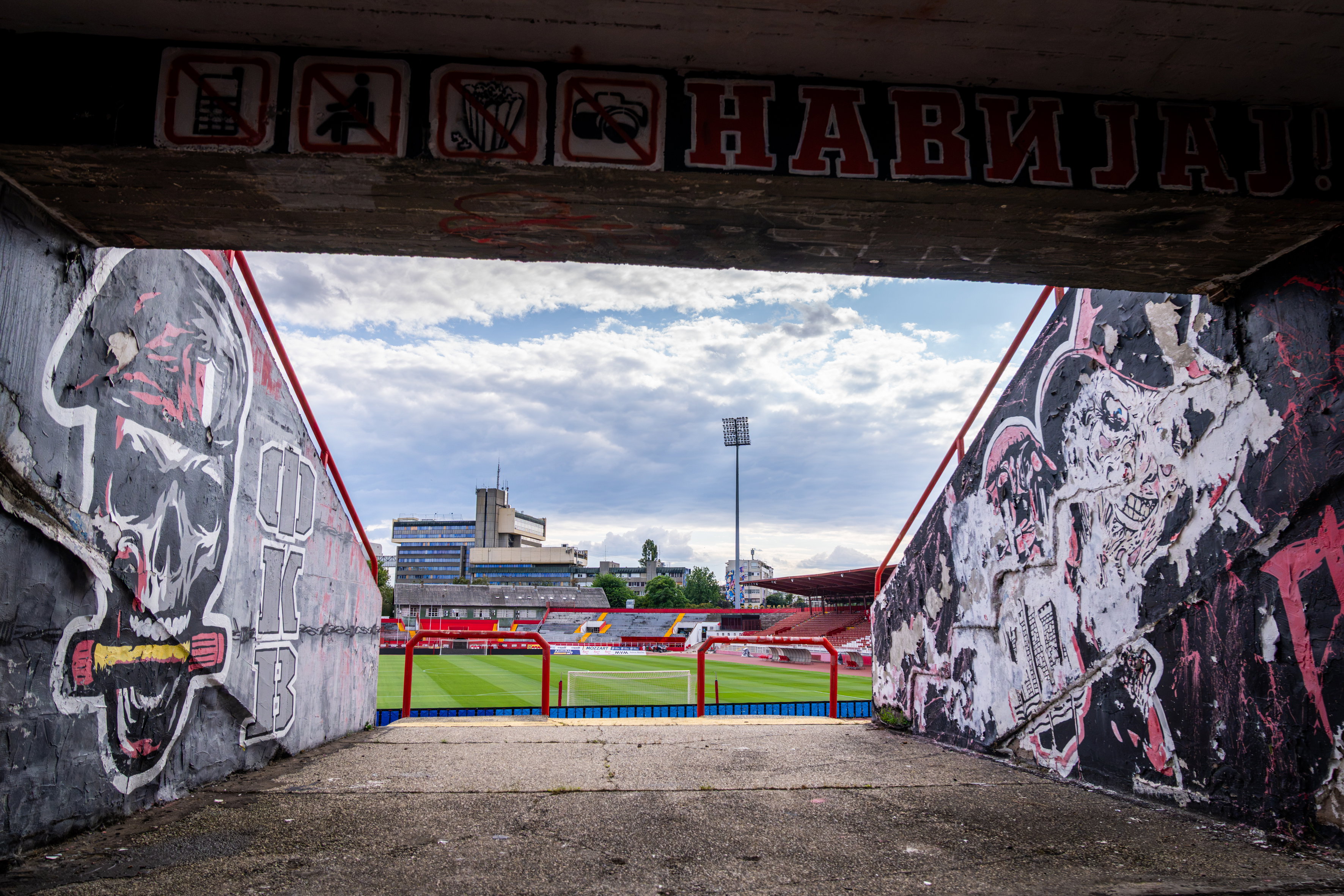 Het Karadjordjestadion (van FK Vojvodina) in Novi Sad