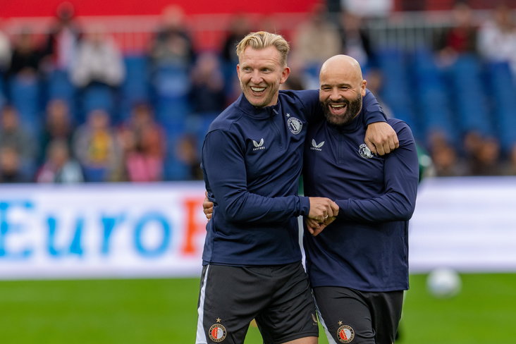 Dirk Kuijt en Ali Boussaboun in De Kuip bij de Feyenoord Legends