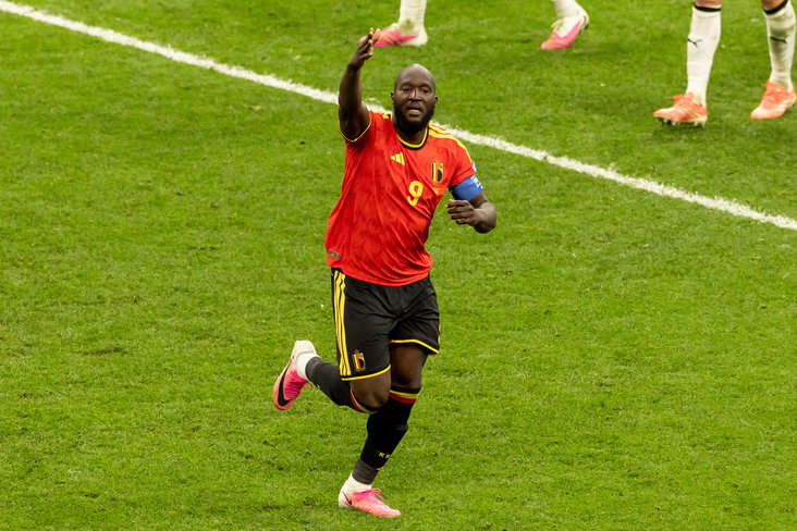 Romelu Lukaku (9) viert een goal van België op het WK