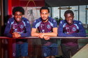 Lushendry Martes, Marvin Young en Ayoni Santos poseren voor een foto bij Sparta Rotterdam