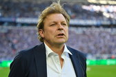 Youri Mulder loopt rond in de Veltins-Arena van Schalke 04