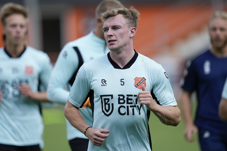 Derry Murkin tijdens de training van FC Volendam