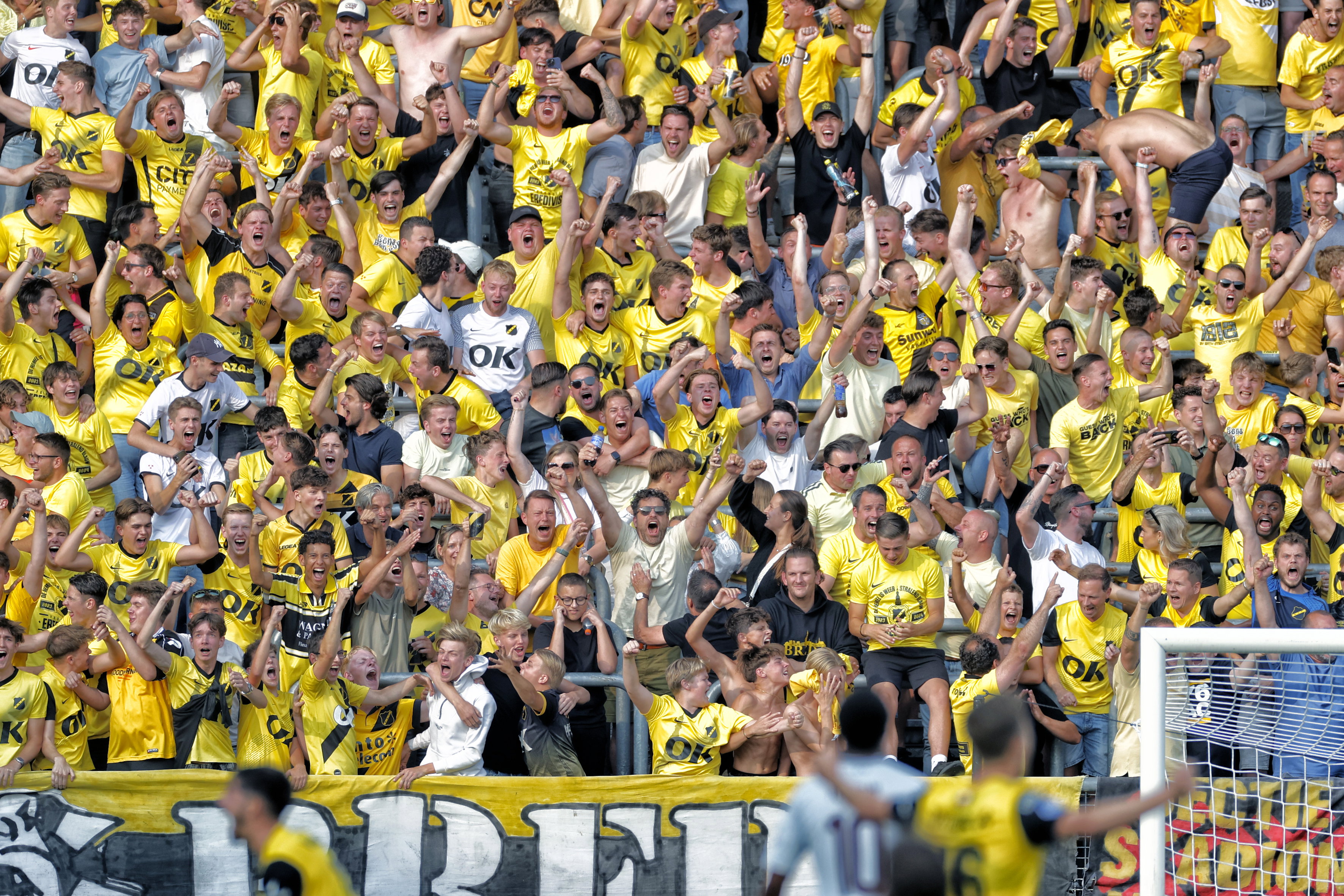NAC Breda-fans in de zon
