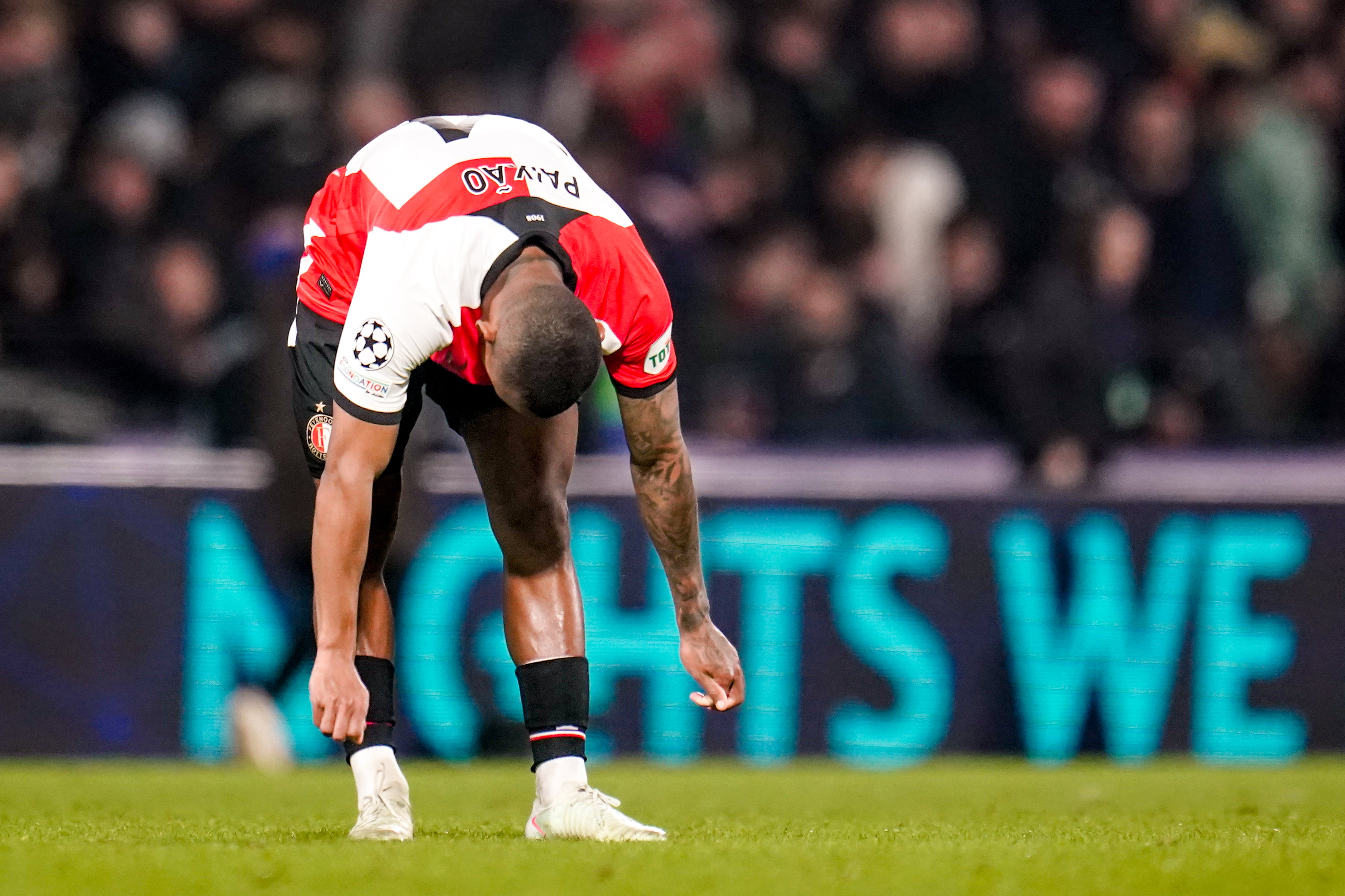 Igor Paixao (Feyenoord) baalt na een nederlaag in De Kuip