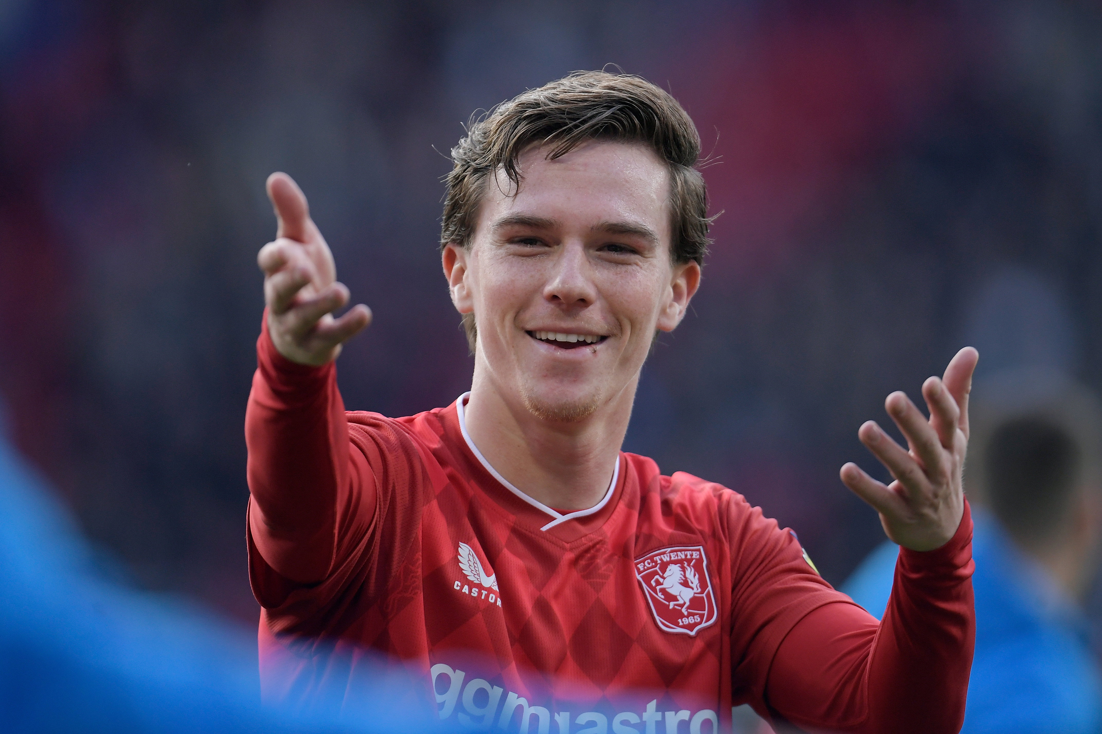 Daan Rots viert feest in De Grolsch Veste na een zege