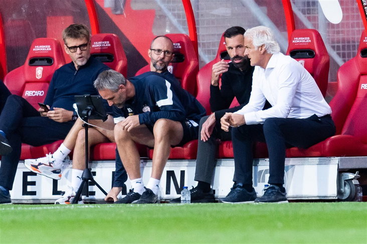Bas Roorda, Javier Rabanal, André Ooijer, Ruud van Nistelrooij en Fred Rutten