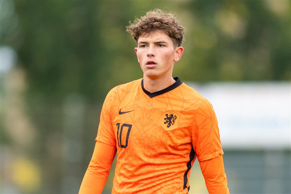 Lewis Schouten (AZ) bij Oranje O19