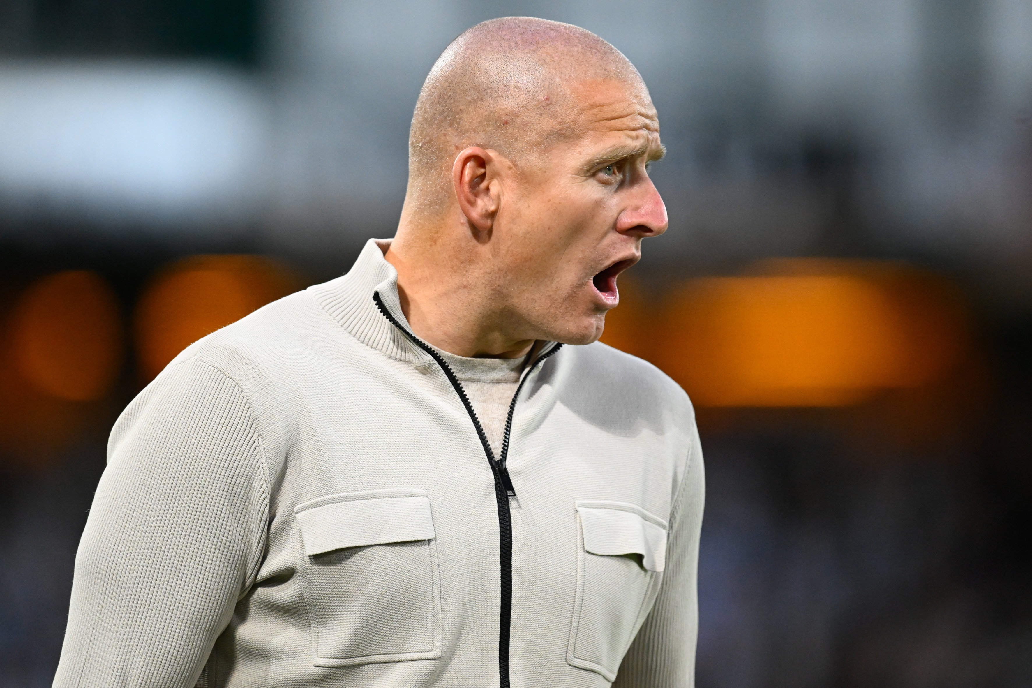 Bas Sibum schreeuwt de longen uit zijn lijf