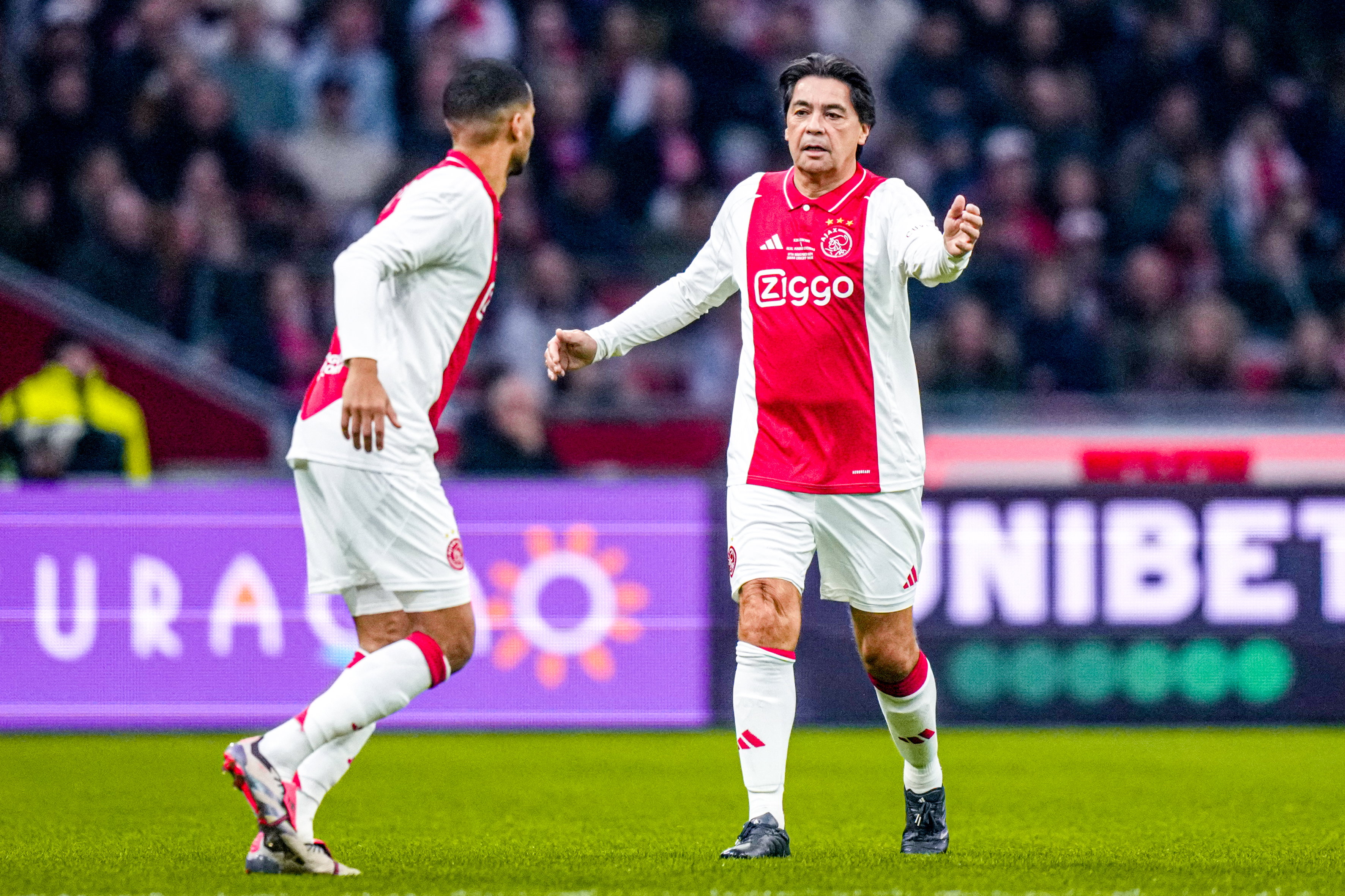Sonny Silooy in actie bij de Ajax Legends