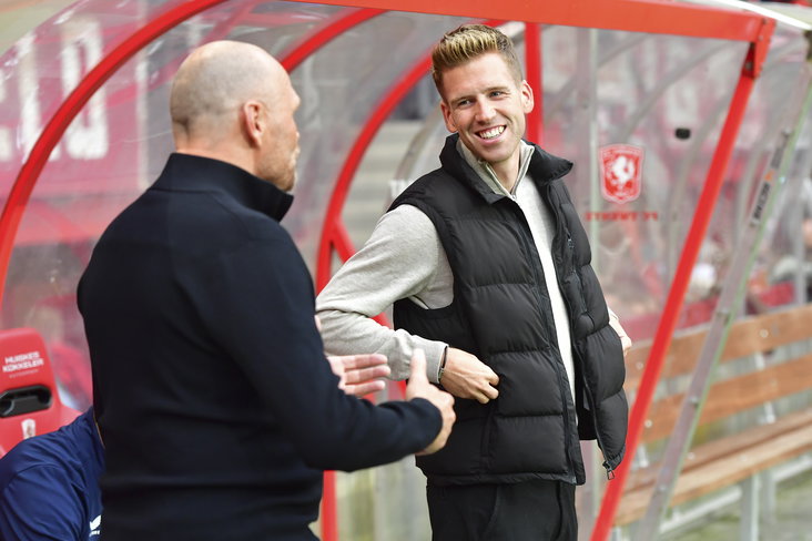 Gijs 'Smaldini' met FC Twente-trainer Joseph Oosting in de Grolsch Veste