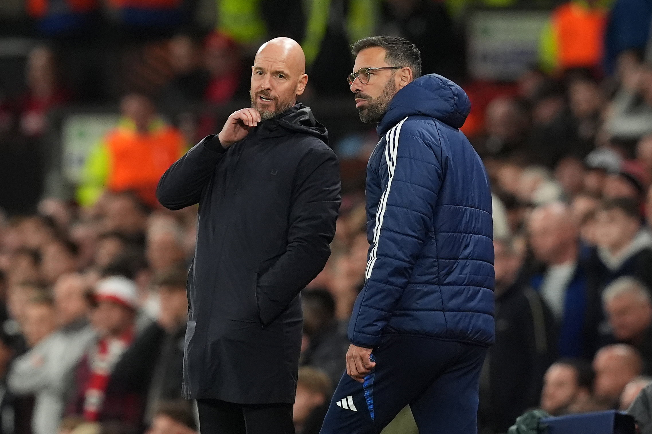Erik ten Hag en Ruud van Nistelrooy op Old Trafford