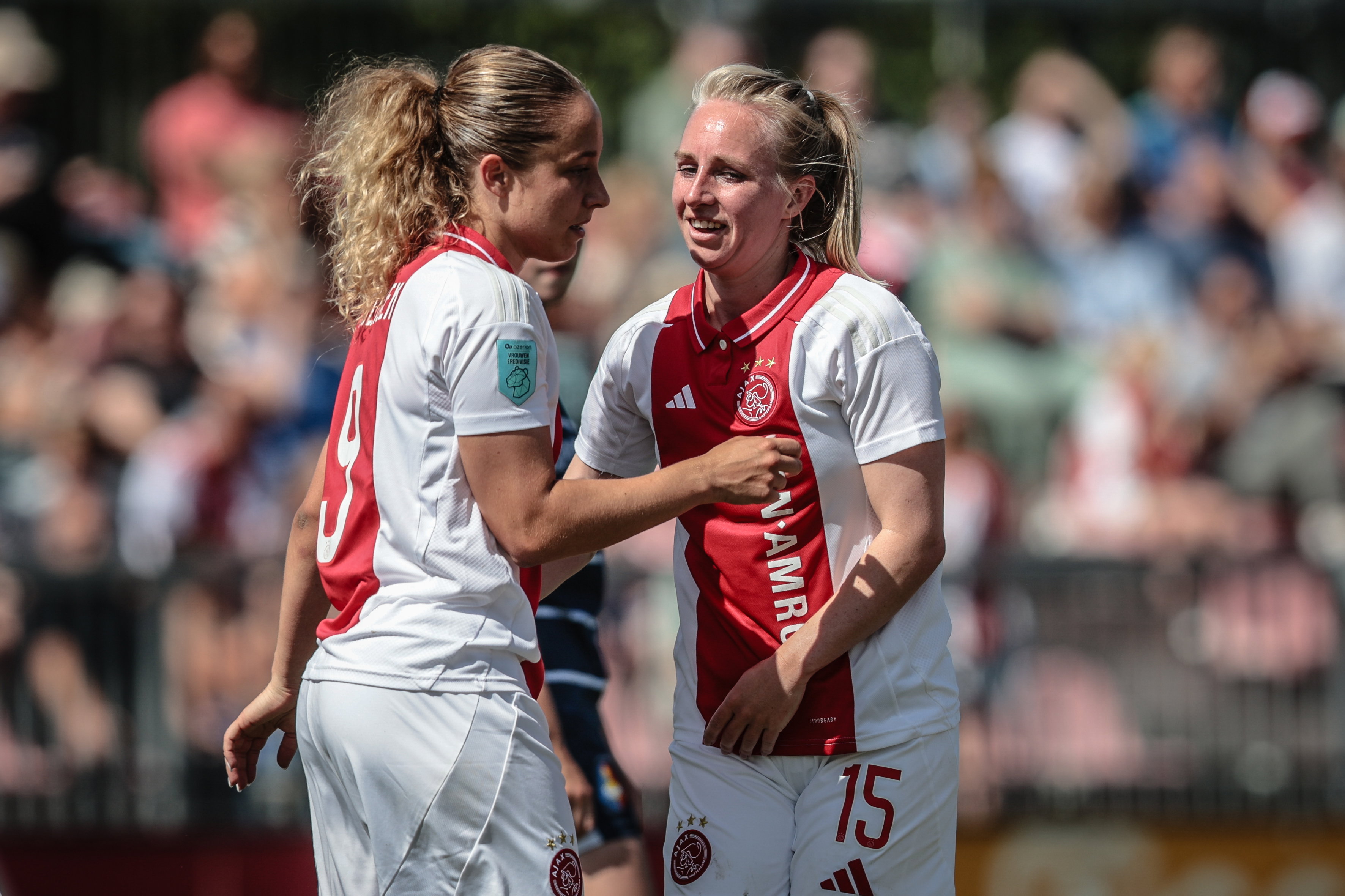 Danique Tolhoek en Inessa Kaagman (Ajax)