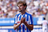 Jakob Trenskow bedankt de SC Heerenveen-fans op de tribune