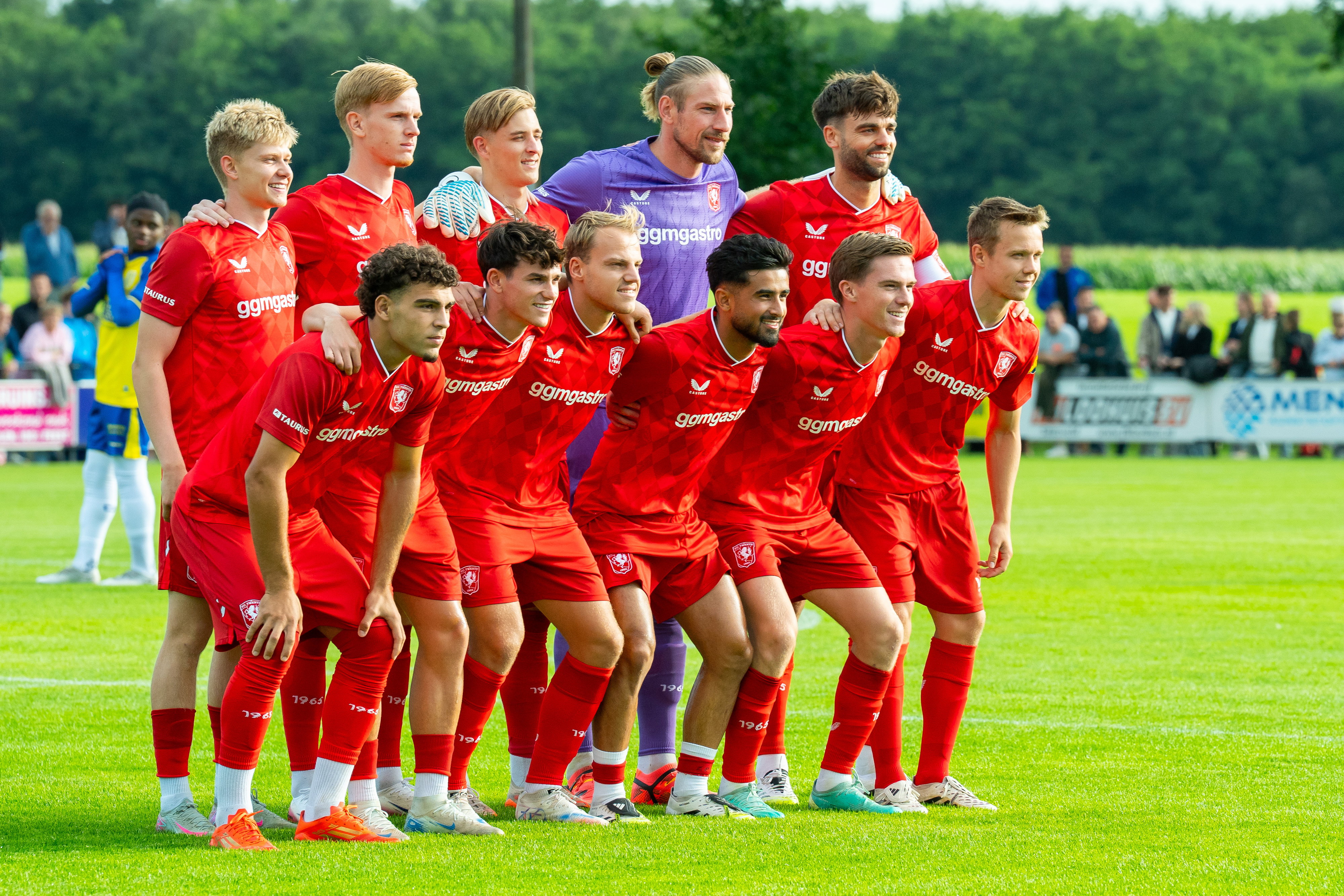 De elftalfoto van FC Twente voor het oefenduel met RKC