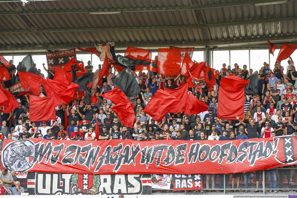 Ajax-fans in het uitvak van Sparta