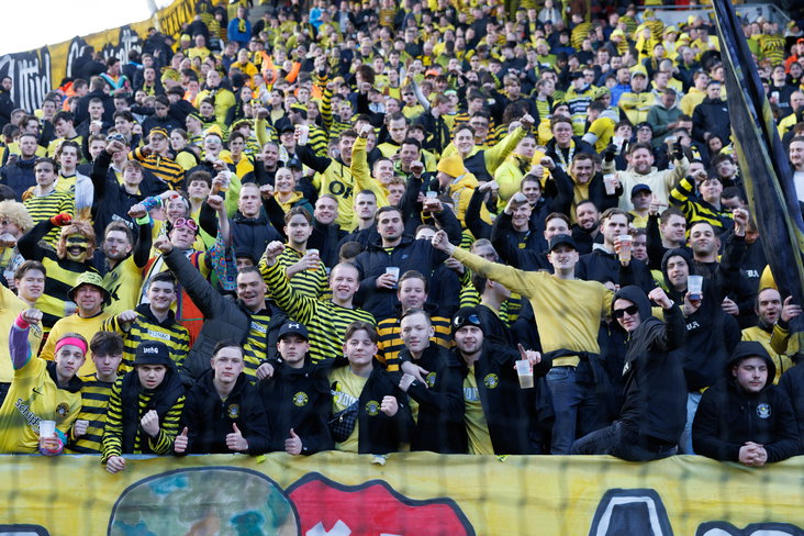 NAC Breda-fans in het uitvak bij FC Utrecht