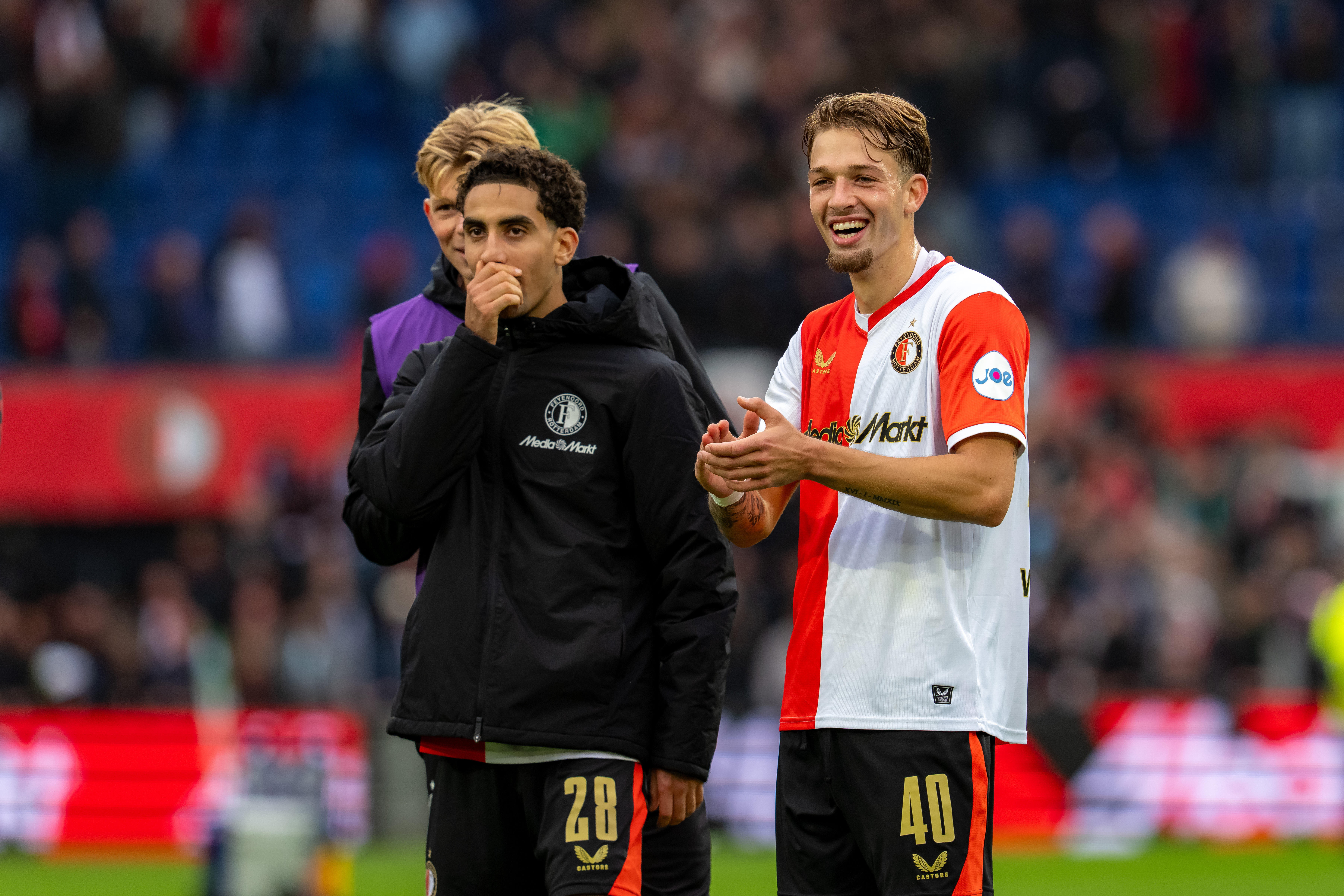 Targhalline en Valente bedanken de Feyenoord-fans
