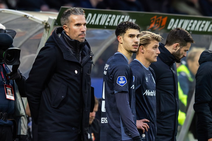 Robin van Persie brengt Shaqueel van Persie en Sem Steijn in