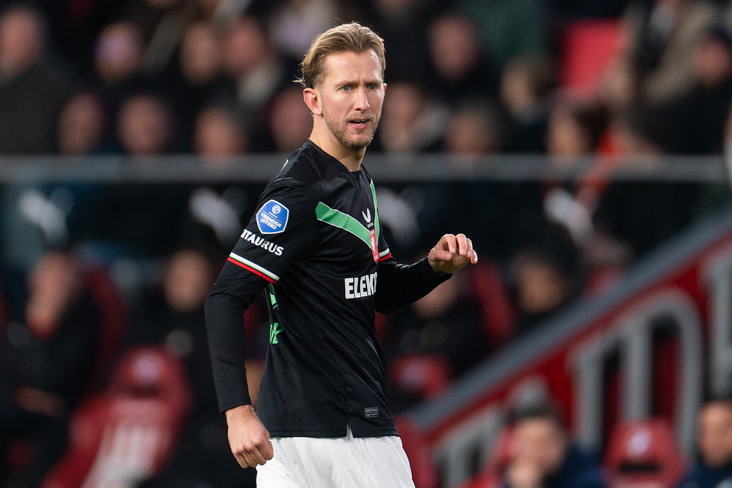 Michel Vlap in het jubileumshirt van FC Twente