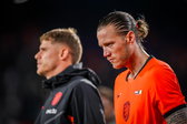 Wout Weghorst baalt na de nederlaag van Oranje in De Kuip