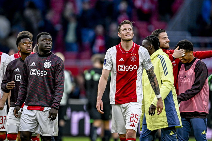Wout Weghorst en Brian Brobbey in de Johan Cruijff Arena